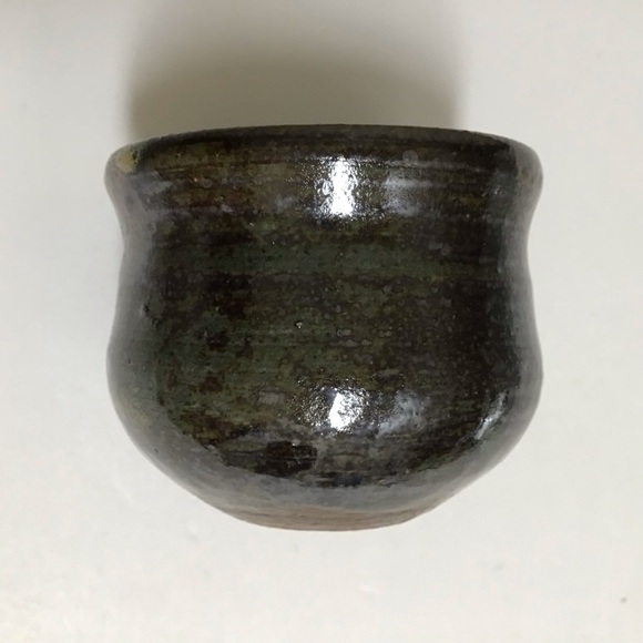 Studio Art Pottery Tea Bowl Sake Cup Handmade Green Glaze Brown Signed Vintage - Picture 9 of 16